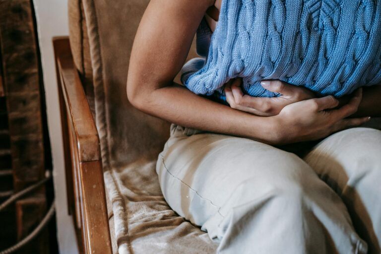 Colon irritable y emociones: manejo psicológico para sentirte mejor | Psiconatural